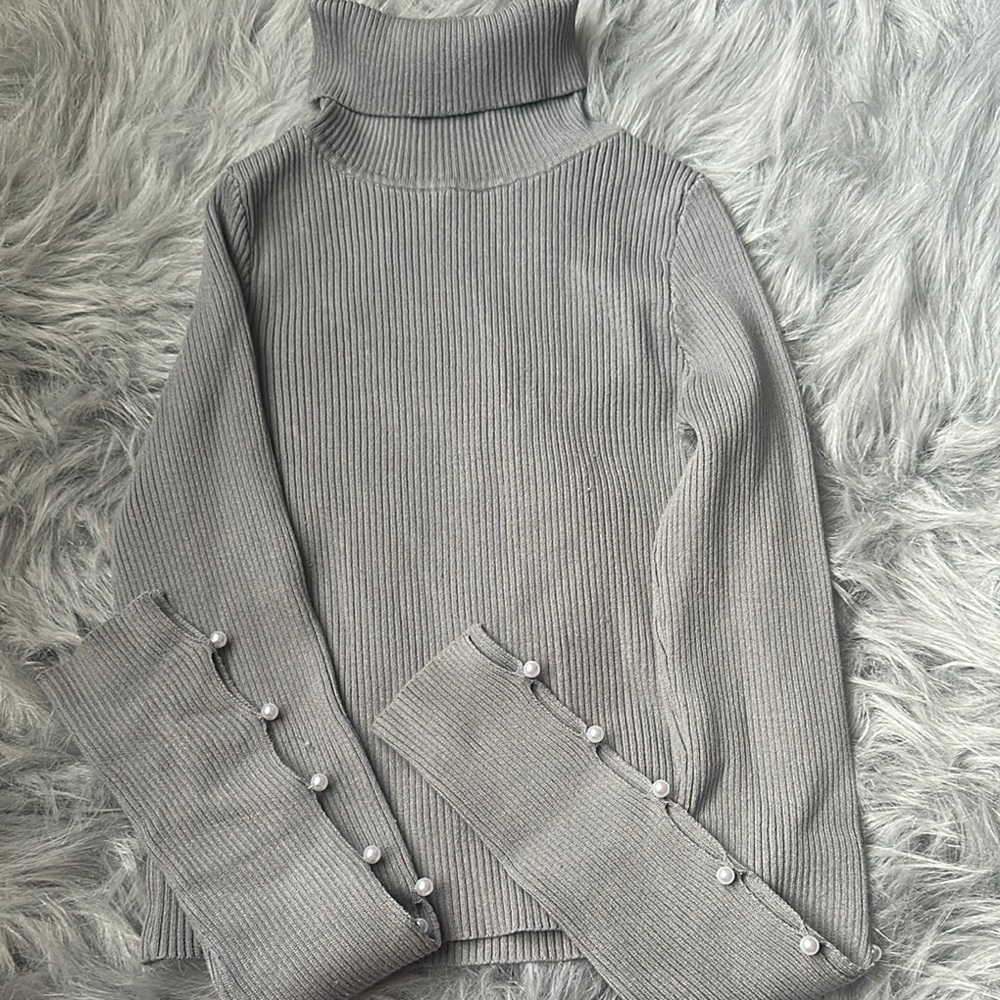 Gray Ribbed Knit Turtleneck Sweater